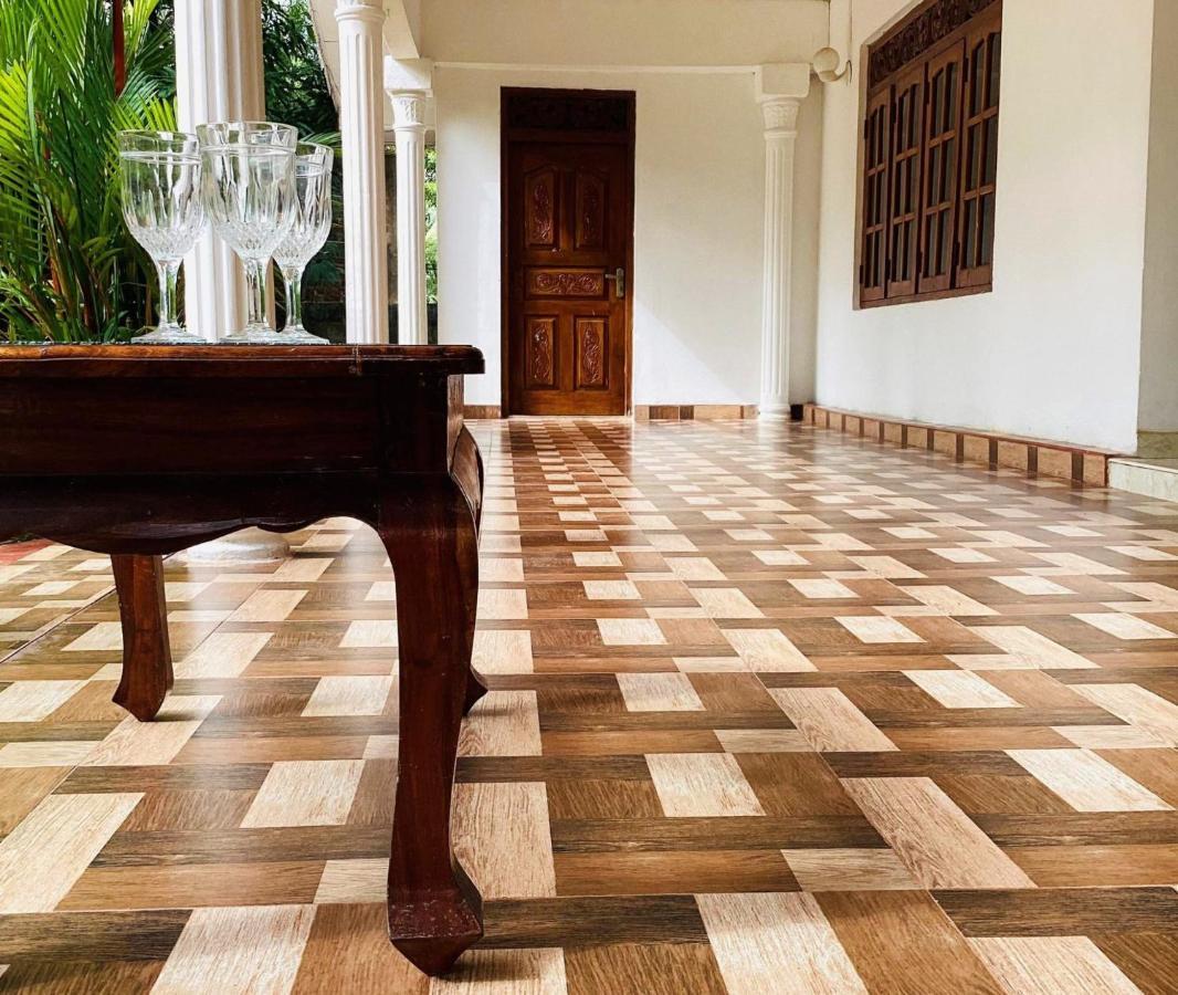 Grand Refuge Holiday Rooms Anuradhapura Bagian luar foto